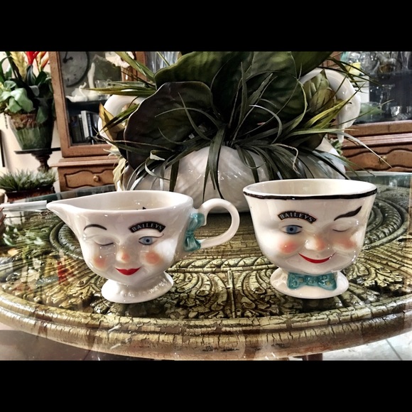 Other - ☕️Vintage sugar and creamer by Baileys☕️